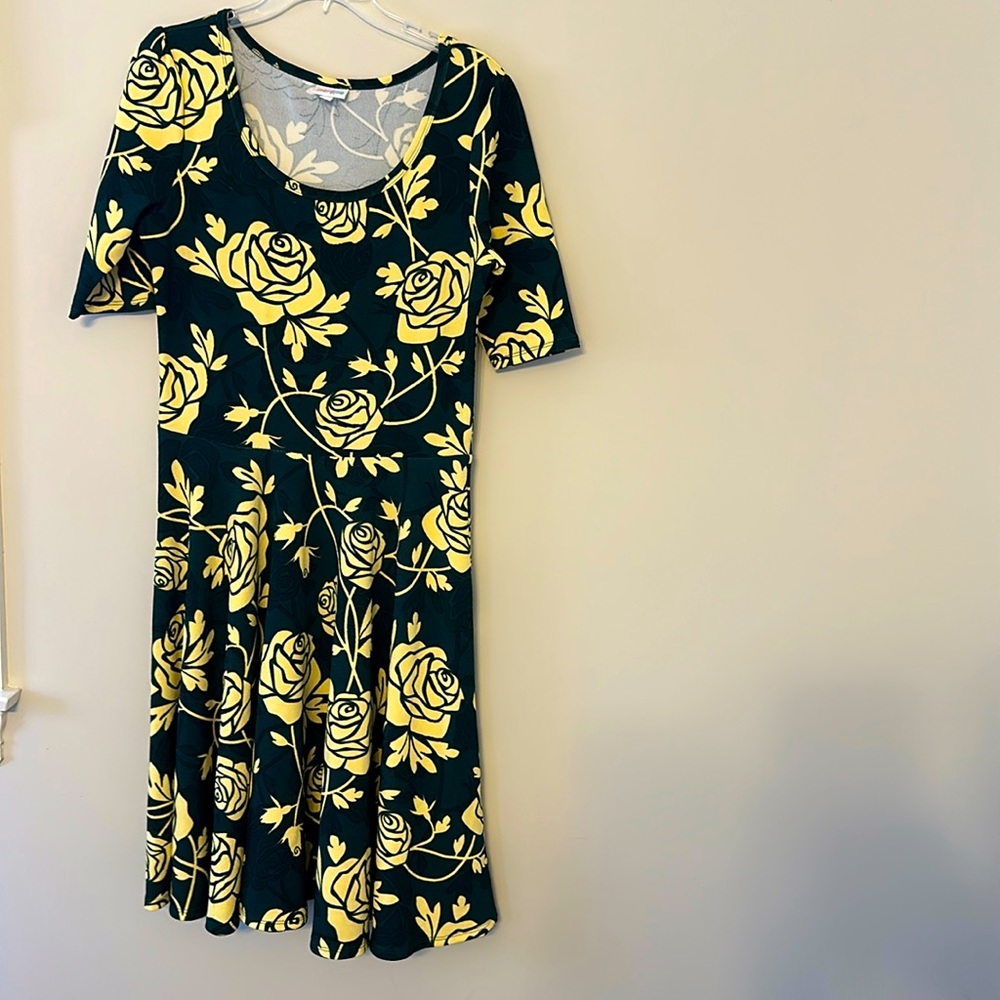 Lularoe Carly very flattering